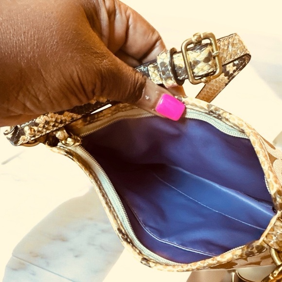 Vintage Coach Crossbody Bag – Signature Jacquard & Snakeskin Trim – 11”W x 8”H - Picture 6 of 10